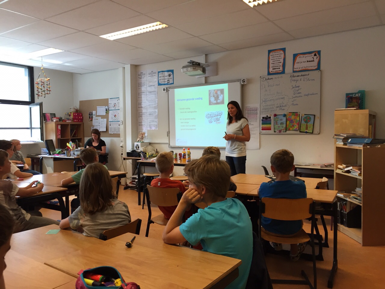 Jolanda voor de klas in Saendelft